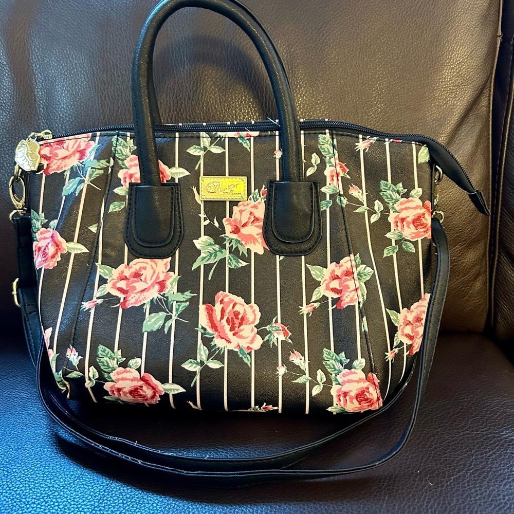 Betsey Johnson NWOT  Luv Betsey purse. - Picture 4 of 10